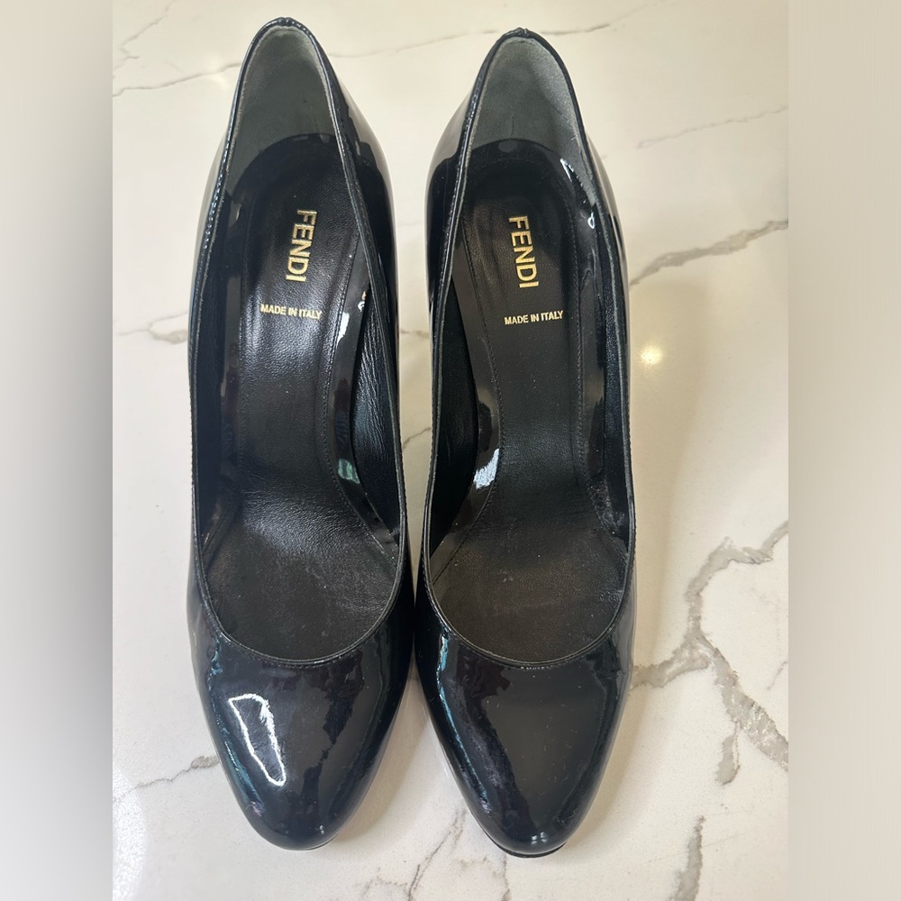 fendi black patent leather pumps